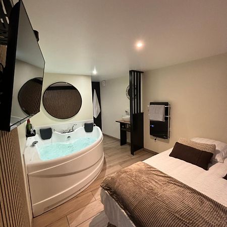 Tiny Room Langres Bagian luar foto