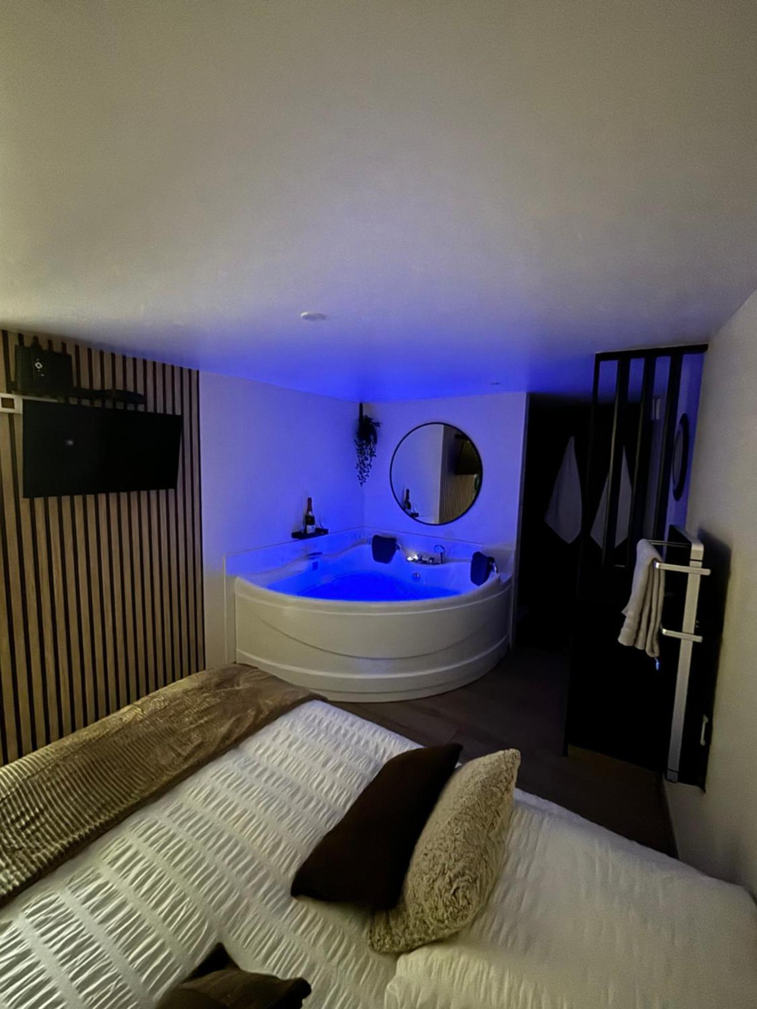 Tiny Room Langres Bagian luar foto