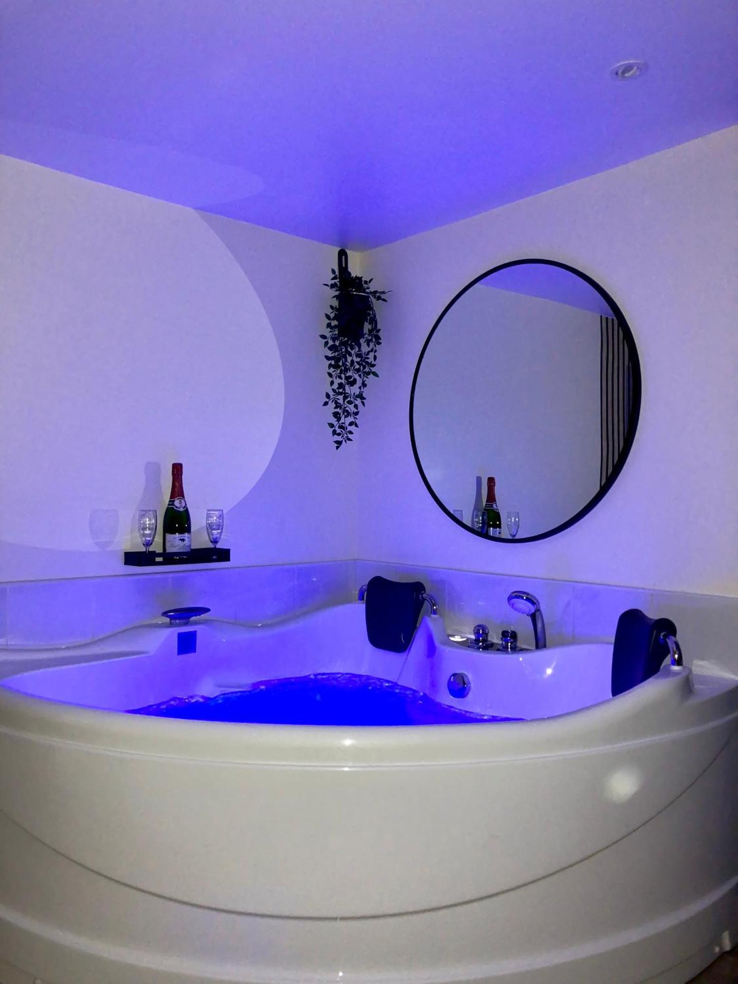 Tiny Room Langres Bagian luar foto